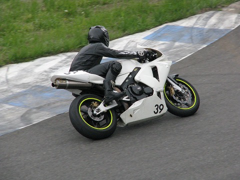 �P�w�A�s���B�@�n���i�C�V�傳����B�@�P�N�Ԃ�̃T�[�L�b�g�B