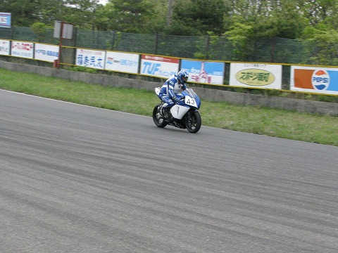 �P�R�[�i�[�ւ̃u���[�L���O�B�@�ÊÂ��ˁB