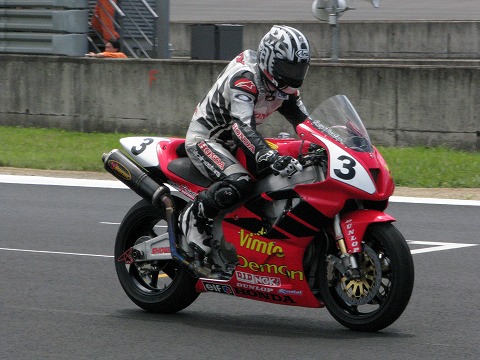 VTR1000RW�@�X���o�C�N�ɂ��Ȃ肻���B