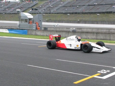 ����I�@�}�N���[�����z���_�B�@�ۖ������䂭�Ȃ�قǂ̐��������B