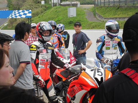 �s�b�g���[�h�ŁB�@���ꂩ��\�I�B