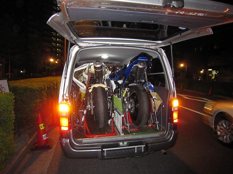 �b����Őςݍ��݁@CBR600RR�@�Q��ς�