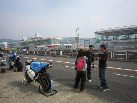 ���K���s�́A�Ԋ����f���B