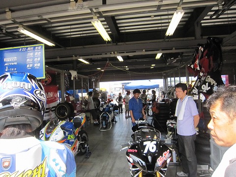 �l�q�����Ă���R�[�X�C���B