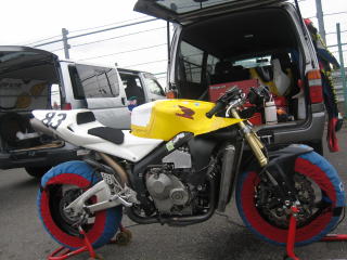 �[�ԁI�@���B